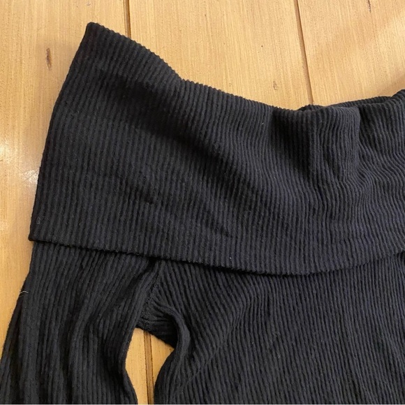 Free People Black Off-Shoulder Soft New Medium Long Sleeve Cozy Sweater - Picture 4 of 12